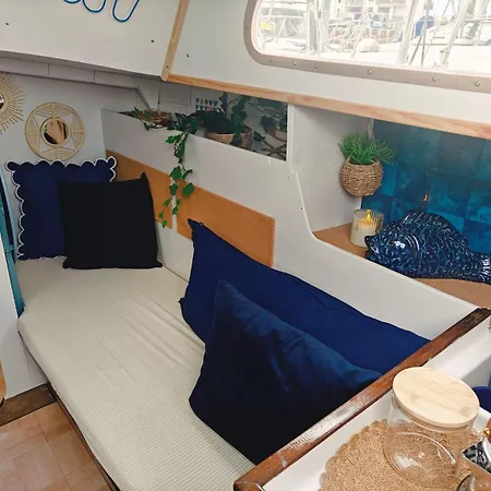 Escapade A Deux Sur Un Voilier A Sur Courseulles-sur-Mer