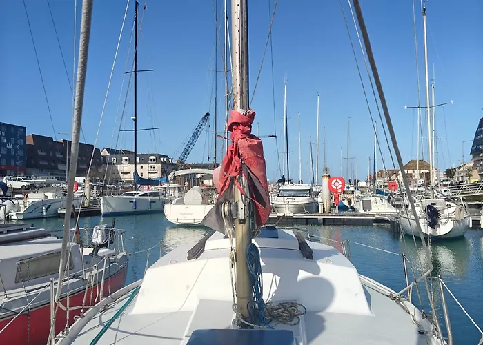 Escapade A Deux Sur Un Voilier A Sur Courseulles-sur-Mer
