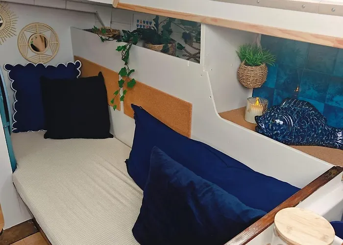 Escapade A Deux Sur Un Voilier A Sur Courseulles-sur-Mer